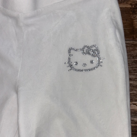 Hello Kitty White Flare Leg Pants & Lace Trim Tank Top - Picture 5 of 14